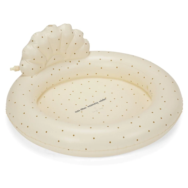 PISCINA CON ASPERSOR