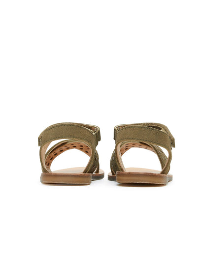 SANDALIAS TACHUELAS
